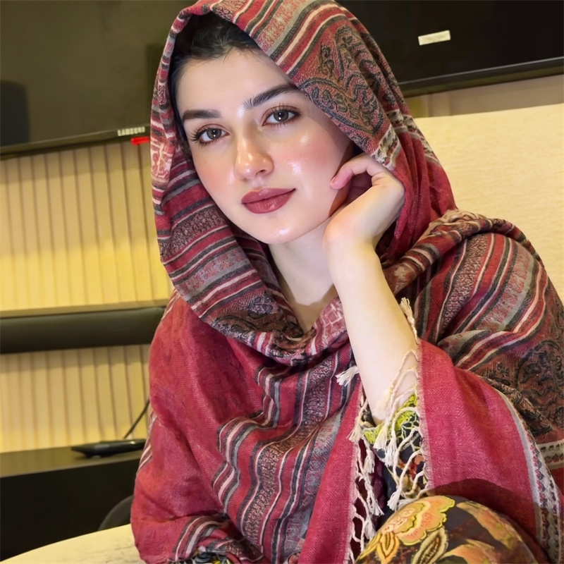 Hijab Vintage con Stampa Paisl - Vintage Fashion Prints recensione e prezzo